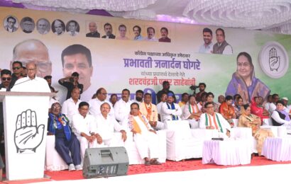 बाळासाहेबांच्या हातात राज्याचे अधिकार द्यायला हवेत – शरद पवार