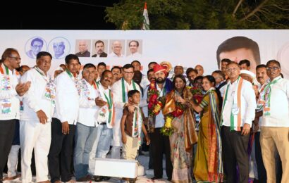 बी. जे. खताळ यांचे नातू विक्रम खताळ यांचा काँग्रेसमध्ये प्रवेश