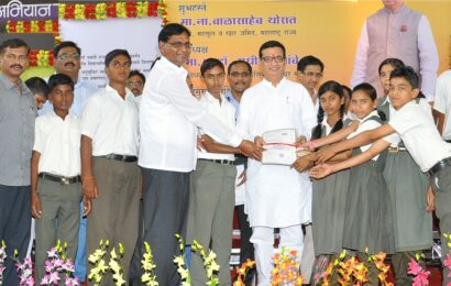 माजीमंत्री बाळासाहेब थोरात यांच्या काळात विद्यार्थ्यांना थेट मिळाले होते शाळेतच सर्व दाखले