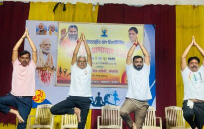 शरीर स्वास्थ्यासाठी प्रत्येकाने योगासने करणं गरजेचं – आमदार अमोल खताळ, पतंजली समितीच्यावतीने योग दिन उत्साहात