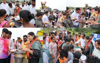 गुरुपौर्णिमेनिमित्त डॉ.जयश्री थोरात यांचा संगमनेर-शिर्डी पायी दिंडीत सहभाग