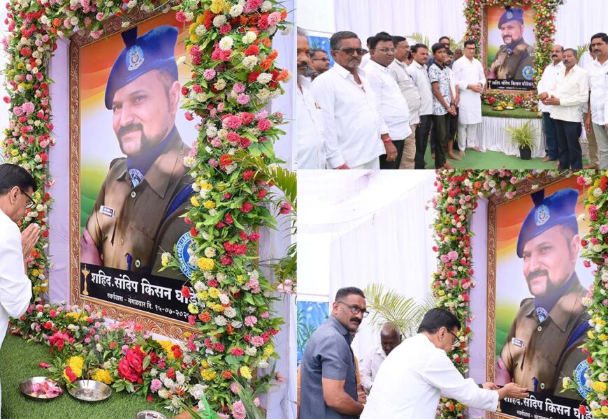 माजी मंत्री बाळासाहेब थोरात यांनी शहीद संदीप घोडेकर यांच्या कुटुंबीयांचे केले सांत्वन