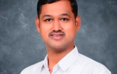 संगमनेर नगरपालिकेकडून मयत अतुल पवार कुटुंबीयांना दिले 10 लाख रुपये, नवीन लोकप्रतिनिधीने श्रेय घेऊ नये – सोमेश्वर दिवटे संगमनेर नगरपालिकेकडून मयत अतुल पवार कुटुंबीयांना दिले 10 लाख रुपये, नवीन लोकप्रतिनिधीने श्रेय घेऊ नये – सोमेश्वर दिवटे