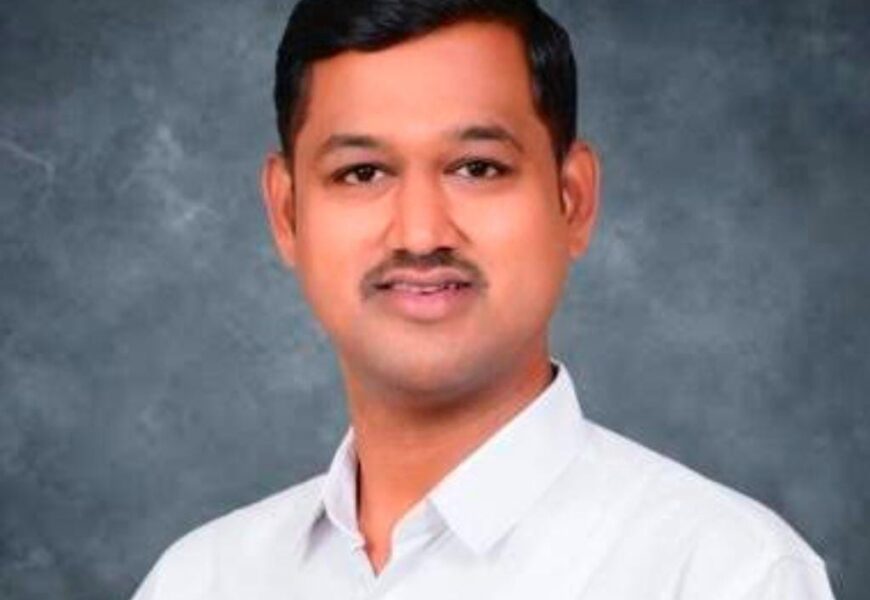 संगमनेर नगरपालिकेकडून मयत अतुल पवार कुटुंबीयांना दिले 10 लाख रुपये, नवीन लोकप्रतिनिधीने श्रेय घेऊ नये – सोमेश्वर दिवटे संगमनेर नगरपालिकेकडून मयत अतुल पवार कुटुंबीयांना दिले 10 लाख रुपये, नवीन लोकप्रतिनिधीने श्रेय घेऊ नये – सोमेश्वर दिवटे
