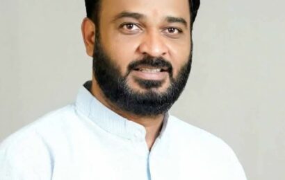 त्या ठेकेदारावर गुन्हा दाखल करण्याचे आमदार अमोल खताळ यांचे मुख्याधिकारी व पोलिसांना निर्देश