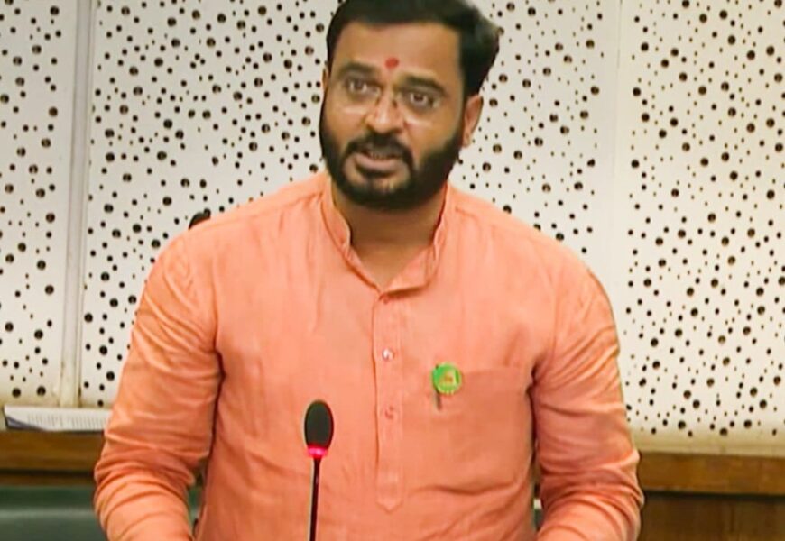 घरकुलासाठी भूमिहीनांना हक्काची जमीन देण्याचा जिल्हाधिकाऱ्यांचा निर्णय – आ.अमोल खताळ यांच्या पाठपुराव्याला आले यश घरकुलासाठी भूमिहीनांना हक्काची जमीन देण्याचा जिल्हाधिकाऱ्यांचा निर्णय – आ.अमोल खताळ यांच्या पाठपुराव्याला आले यश