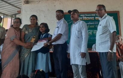 संगमनेर – तालुकास्तरीय वक्तृत्व स्पर्धेत मंगळेश्वर विद्यालयाची विद्यार्थिनी अनुष्का वाळे हिचे घवघवीत यश !