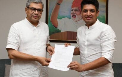 नाशिक–पुणे सेमी हायस्पीड रेल्वे प्रकल्प मूळ मार्गानेच व्हावा – आमदार सत्यजीत तांबे यांनी पुन्हा केंद्रीय रेल्वेमंत्र्यांना दिले स्मरणपत्र नाशिक–पुणे सेमी हायस्पीड रेल्वे प्रकल्प मूळ मार्गानेच व्हावा – आमदार सत्यजीत तांबे यांनी पुन्हा केंद्रीय रेल्वेमंत्र्यांना दिले स्मरणपत्र