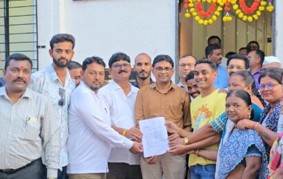 महावितरण कार्यालयावर संगमनेरातील नागरिकांचा संतप्त मोर्चा