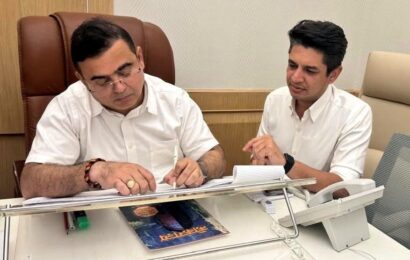 आमदार सत्यजीत तांबे यांनी घेतली राज्याचे पणन मंत्री जयकुमार रावल यांची भेट ! आमदार सत्यजीत तांबे यांनी घेतली राज्याचे पणन मंत्री जयकुमार रावल यांची भेट !