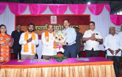 हिवाळी अधिवेशनात विशेष बैठक घेवून कामगार रुग्णालयाची समस्या सोडवणार – जलसंपदा मंत्री राधाकृष्ण विखे यांची ग्वाही