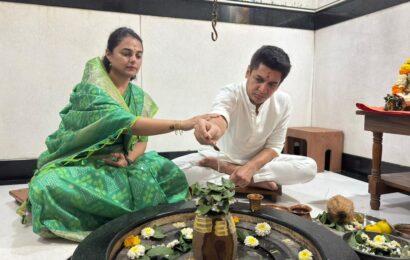आ.  सत्यजीत तांबे यांची सपत्नीक श्री सोमेश्वर मंदिरात पूजा करून मानाच्या ‘इच्छापूर्ती गणेशा’च्या विसर्जन सोहळ्याला सुरुवात !